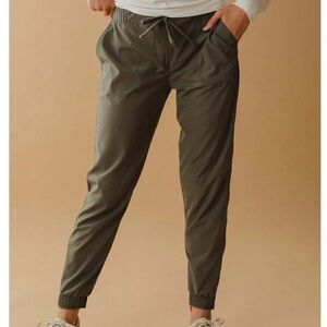 Albion Women's Green Nylon Casual Jogger Pant Size M